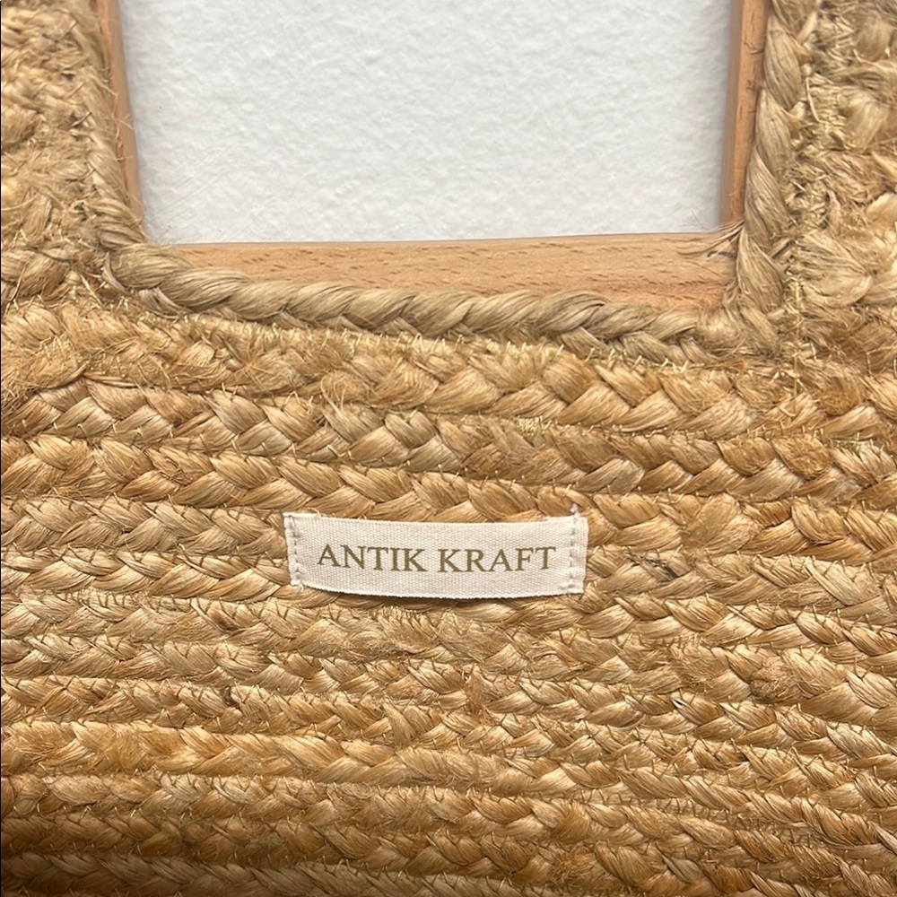 Antik Kraft | XL Jute Tote Bag ⚜️ w/ Wooden Handles - Picture 4 of 11